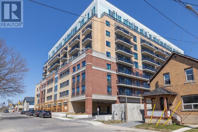 Building Photo - 652 Princess St