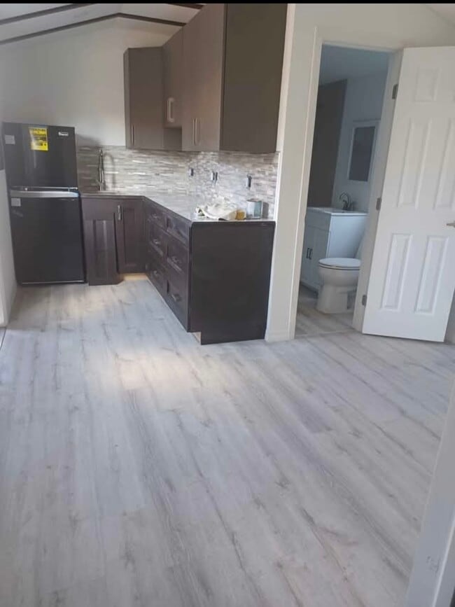 Kitchen - 14 Palm Blvd