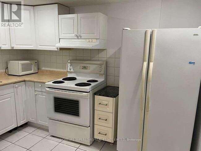 Building Photo - 171 Pleasant Ave