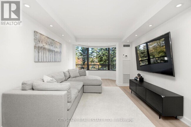 Photo du bâtiment - 7460 Bathurst St