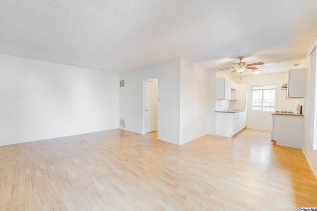 Building Photo - 1800 N Harvard Blvd