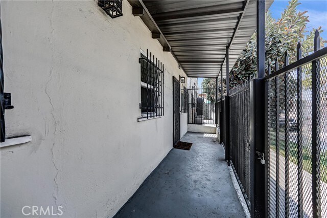 Foto del edificio - 9808 S Central Ave