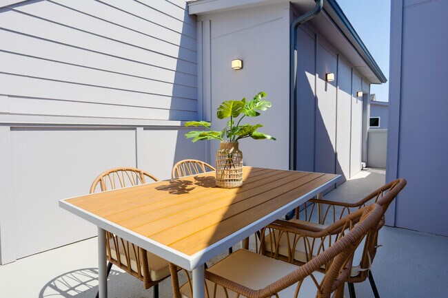 Building Photo - 2805 Weisenberger St