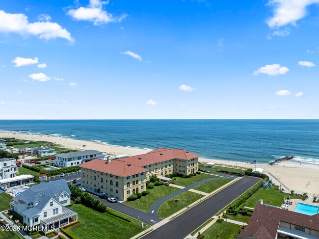 Foto del edificio - 1 Roseld Ave