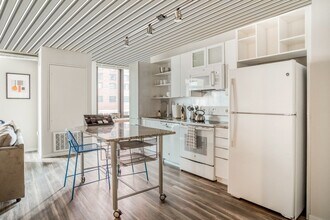 Building Photo - 63 E Lake