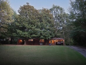 Building Photo - 1021 Farrell