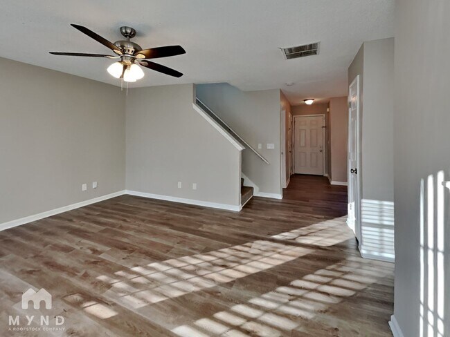 Foto del edificio - 1666 Hallmark Hills Dr