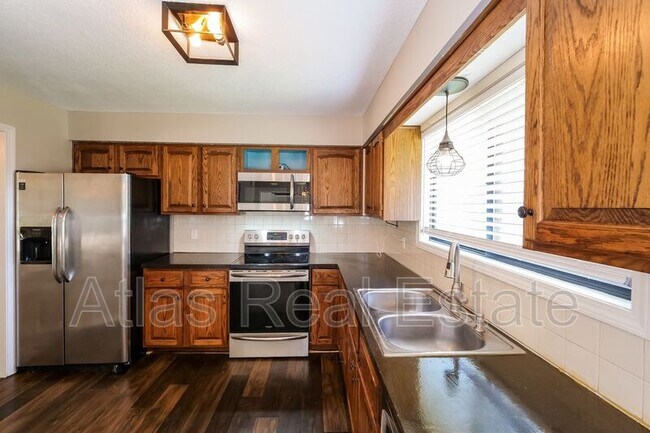 Foto del edificio - 14415 W 92nd Terrace