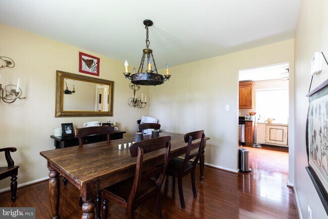 Foto del edificio - 2527 Lindley Terrace