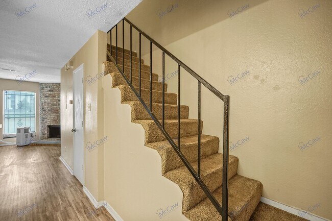 Foto del edificio - Beautiful 2/1.5 Townhome in Village by the...