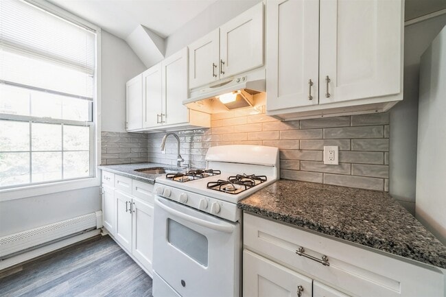 Building Photo - 309 14th St