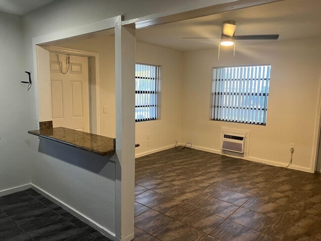 Building Photo - 1202 S M St