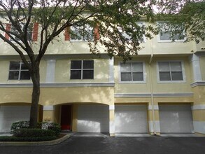 Building Photo - 2640 Legacy Villas Dr