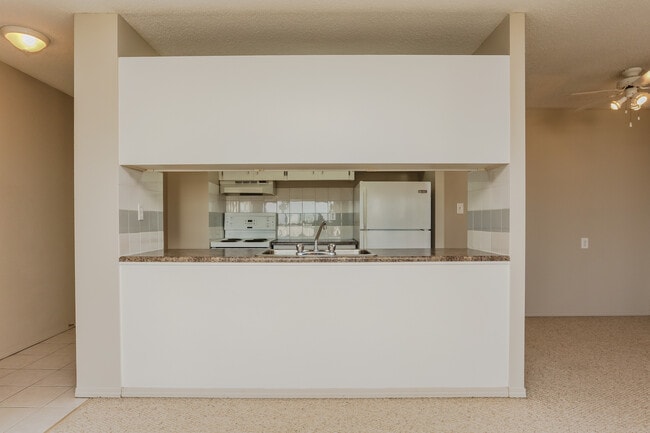 Building Photo - Rideau Tower