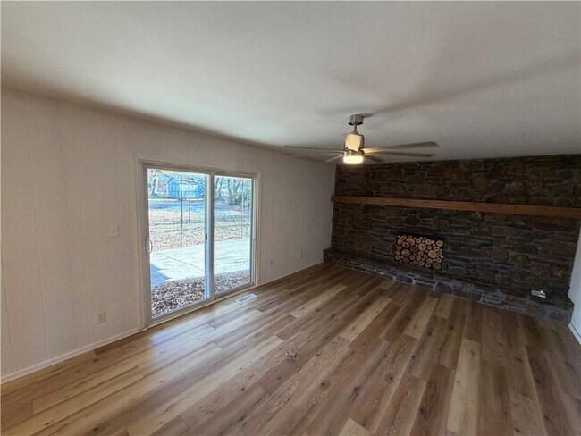 Foto del edificio - 2854 N Loxley Ave