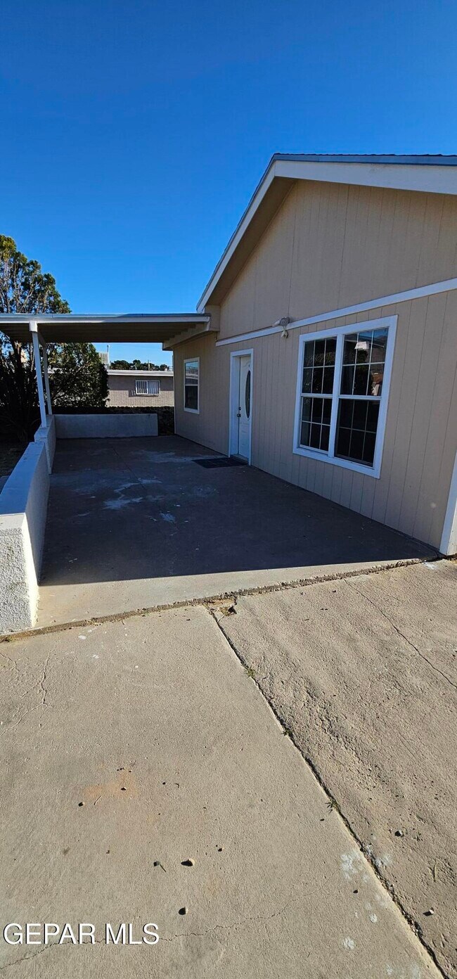 Building Photo - 8828 Kenneth St