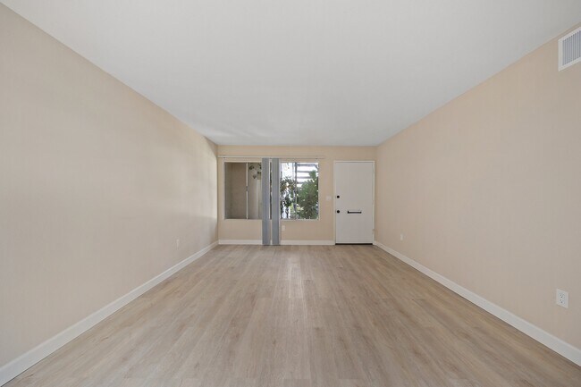 Living Room - 2608 W Juniper St