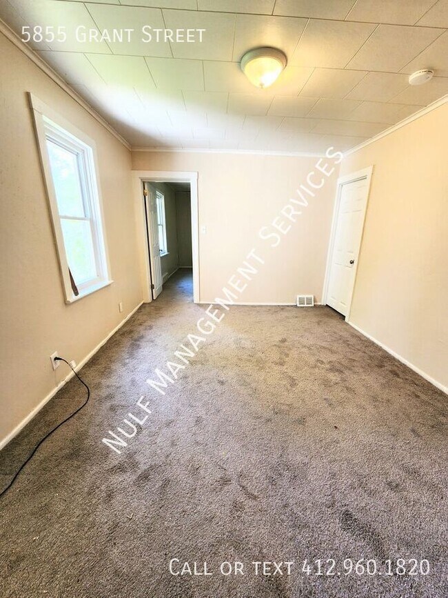 Foto del edificio - 5855 Grant St