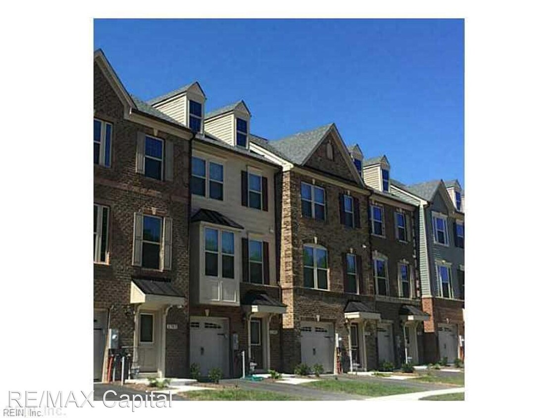 Primary Photo - 4 br, 3.5 bath House - PARKWAY COURT, 144