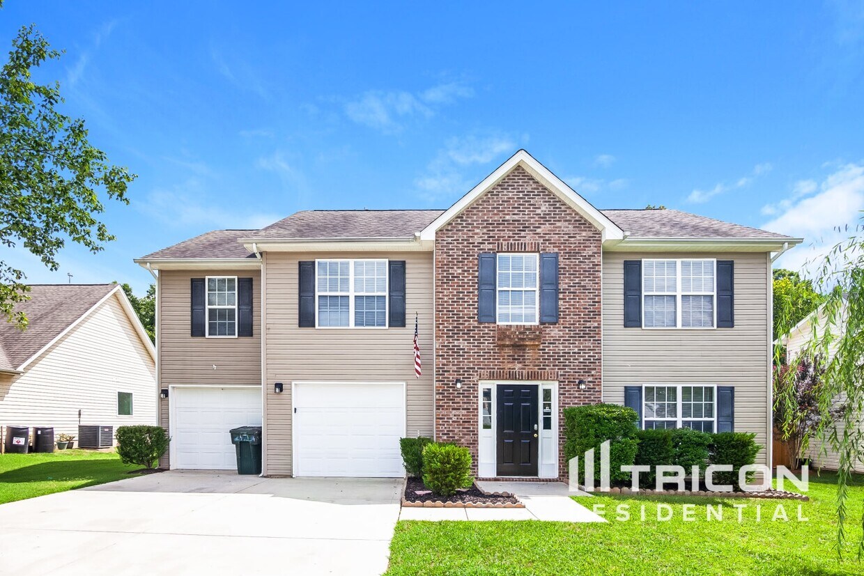 Foto principal - 2713 Amber Crest Drive Gastonia NC