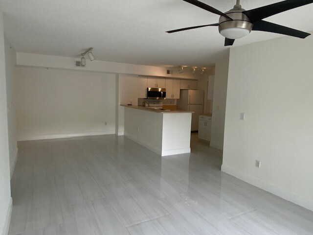 Building Photo - 1830 Florida Club Cir