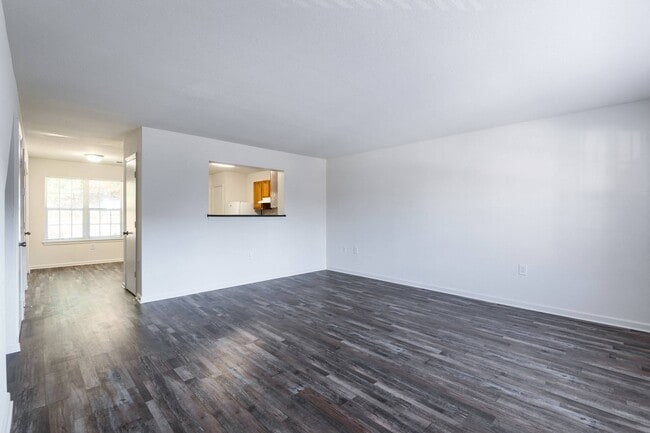 Building Photo - Crescent Pointe Townhomes