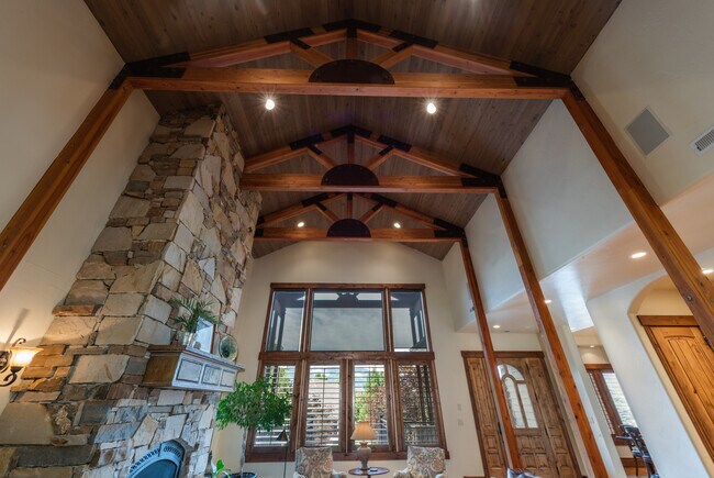 Building Photo - 698 Callaway Dr