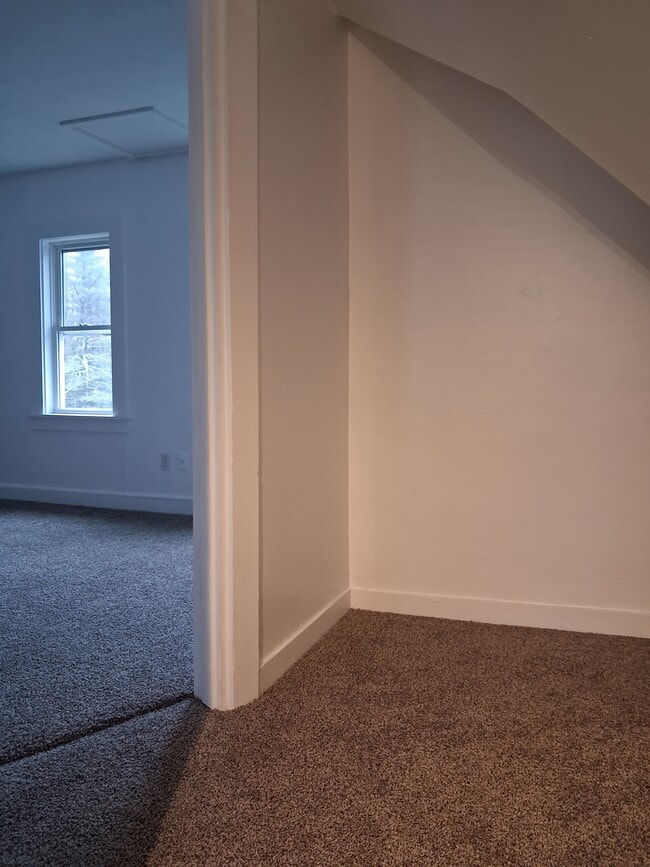 Building Photo - 1761 NH Route 16