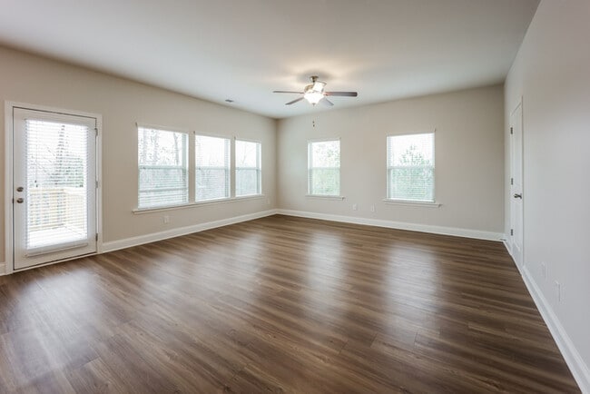 Building Photo - 6361 Flat Rock Ln