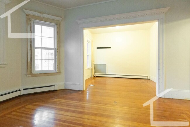 Foto del edificio - 14 Littell Rd