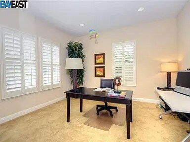 Foto del edificio - 1315 Montrose Pl