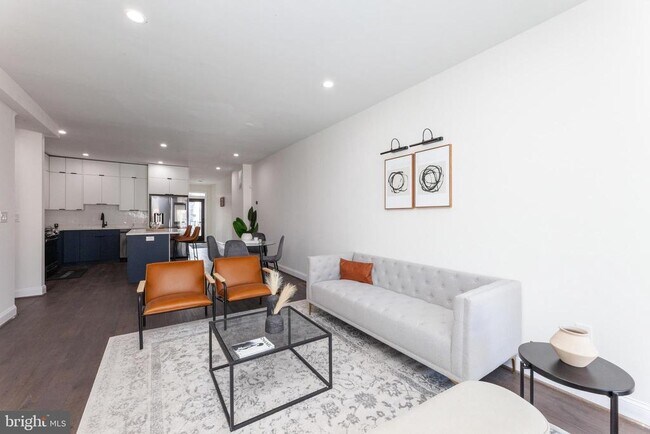 Foto del edificio - 734 Kenyon St NW