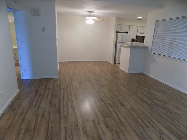 Foto del edificio - 5430 Lakeview Pkwy
