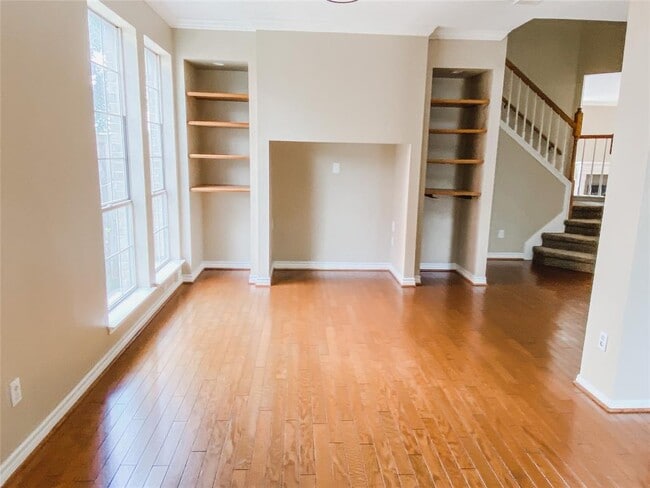 Building Photo - 2109 Spring Hollow Path