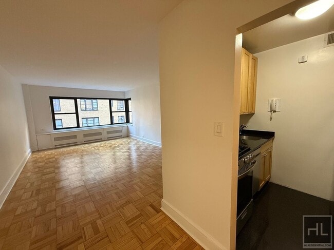 Building Photo - EAST 55 STREET