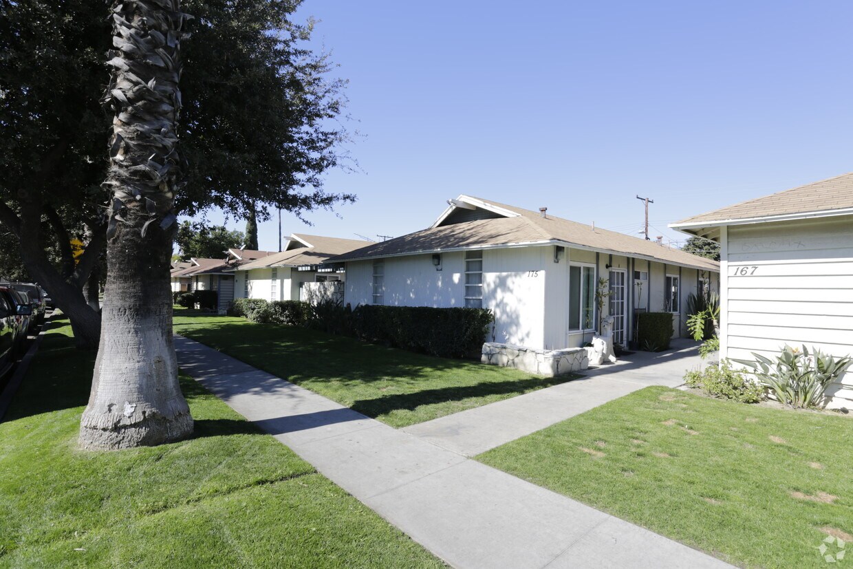 Building Photo - 175 W Guinida Ln