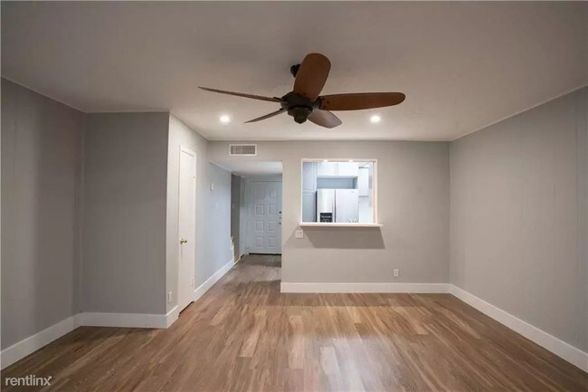 Foto del edificio - 2122 Hancock Dr
