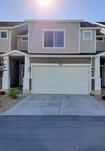 Building Photo - 463 S Fox Chase Ln