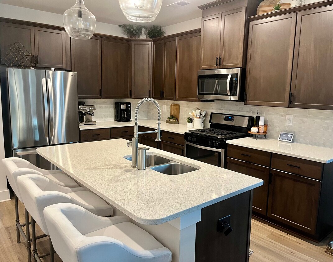 Foto principal - 155 Bromes Way