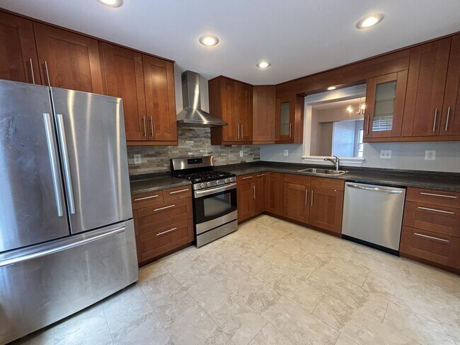 Foto del edificio - 4666 Louise St Claire Dr