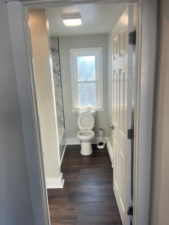 Foto del edificio - 3 bedroom 1 bath