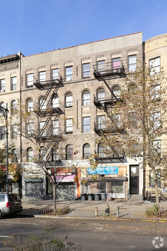 Primary Photo - 67 Lenox Ave