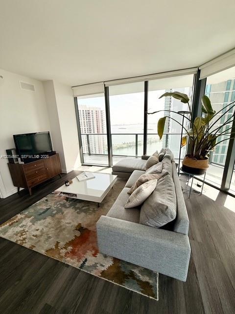 Foto del edificio - 501 NE 31st St