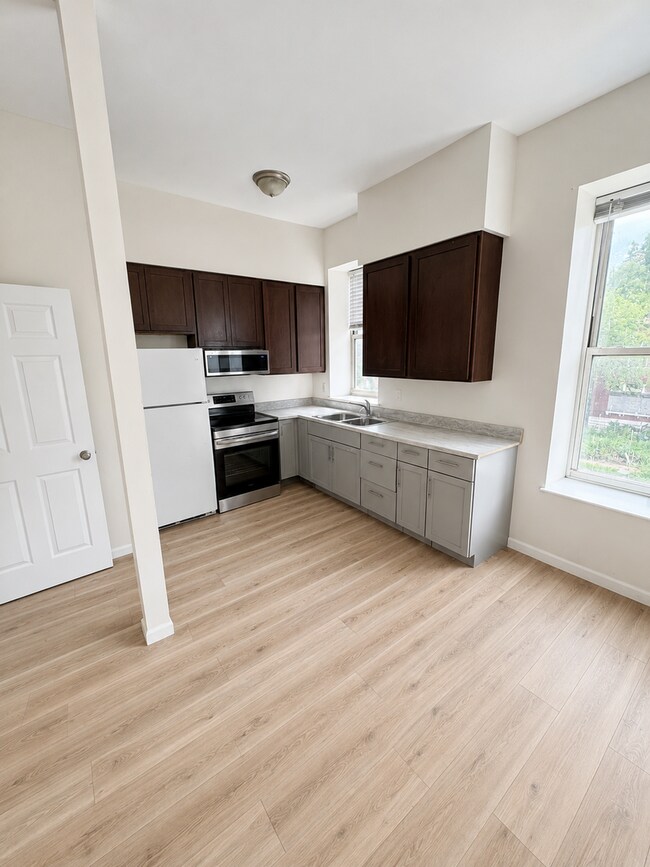 Building Photo - 4417 Strodtman Pl
