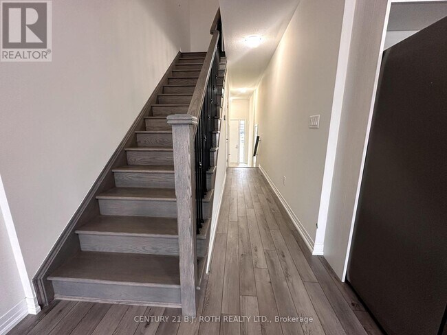 Photo du bâtiment - 110 Turnberry Ln