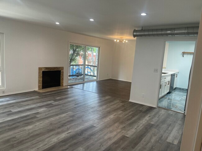 Foto del edificio - 1127 E Del Mar Blvd