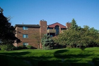 Building Photo - 1360 Brook St