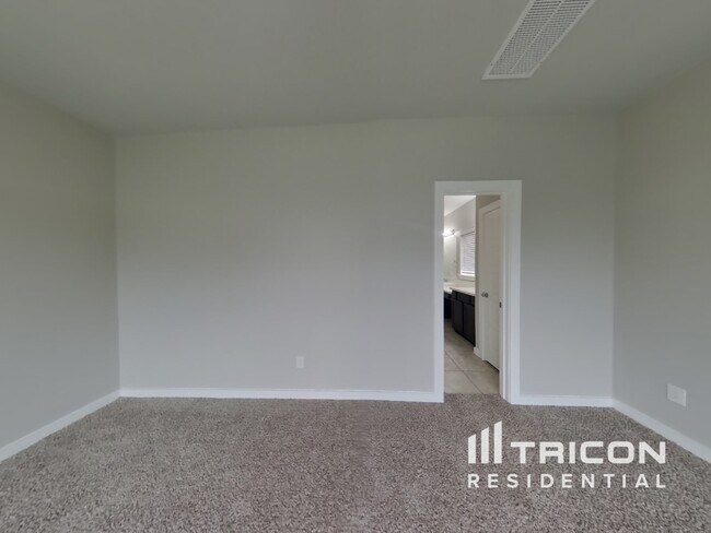 Foto del edificio - 1620 Village Creek Dr