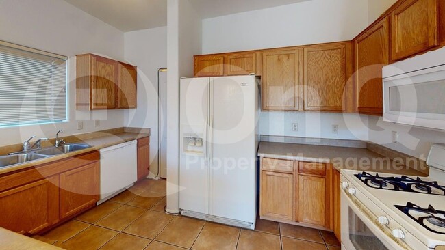 Building Photo - 13224 E Coyote Well Dr