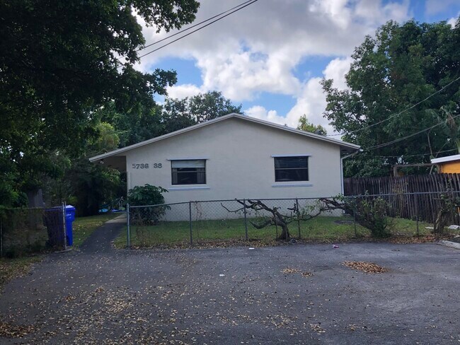 Building Photo - 5738 Taylor St